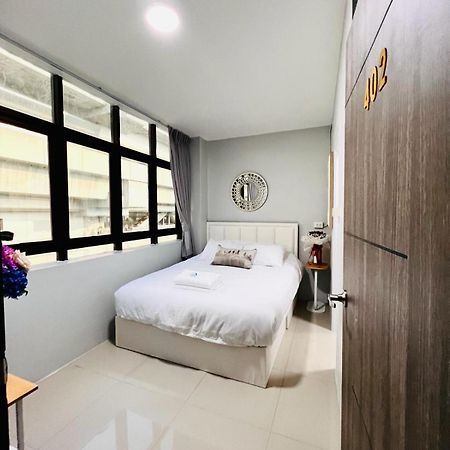 Luna Hotel Bangkok Exterior photo