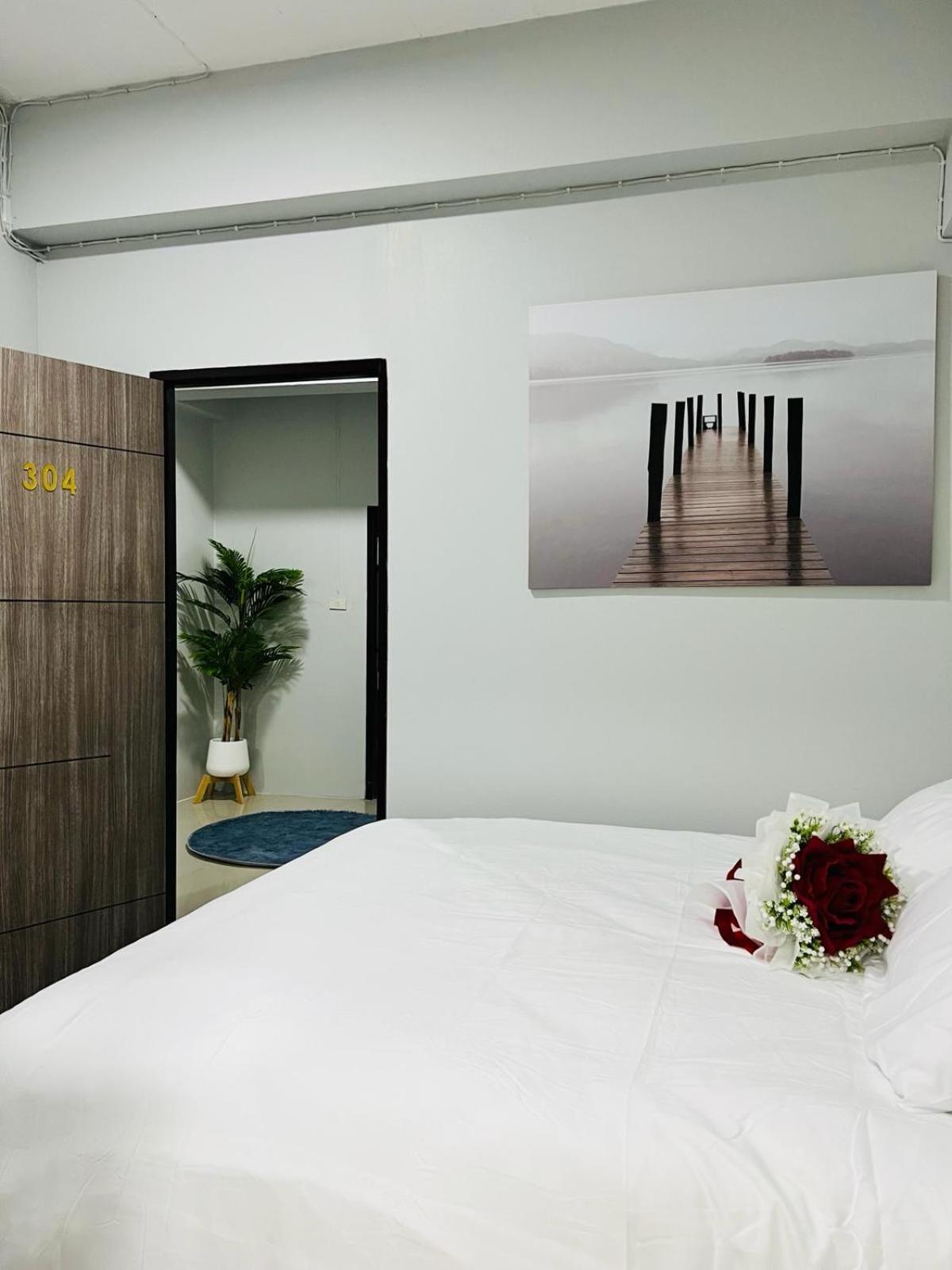 Luna Hotel Bangkok Exterior photo